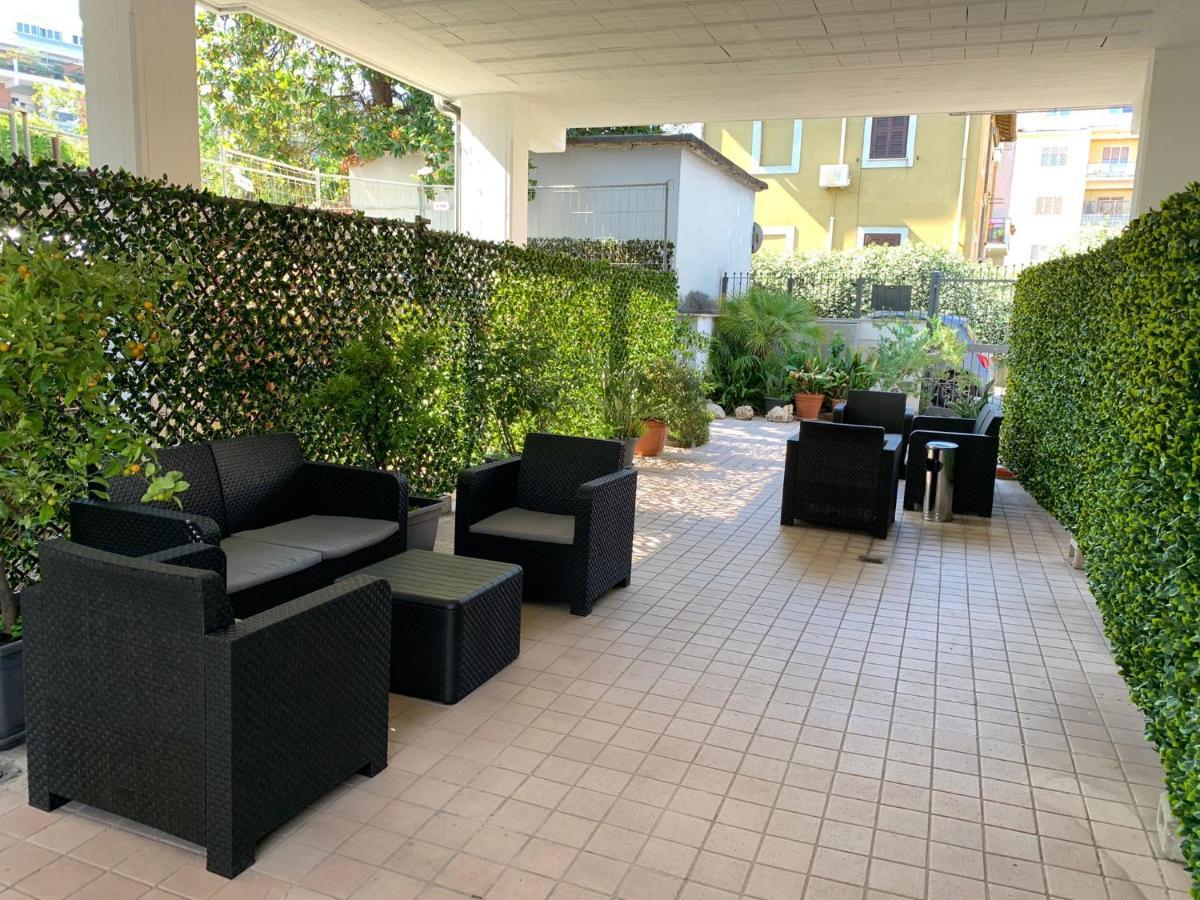 Hotel Sisto V Rome Exterior photo
