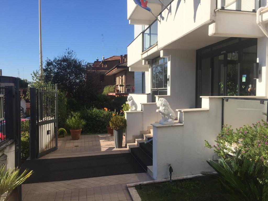 Hotel Sisto V Rome Exterior photo