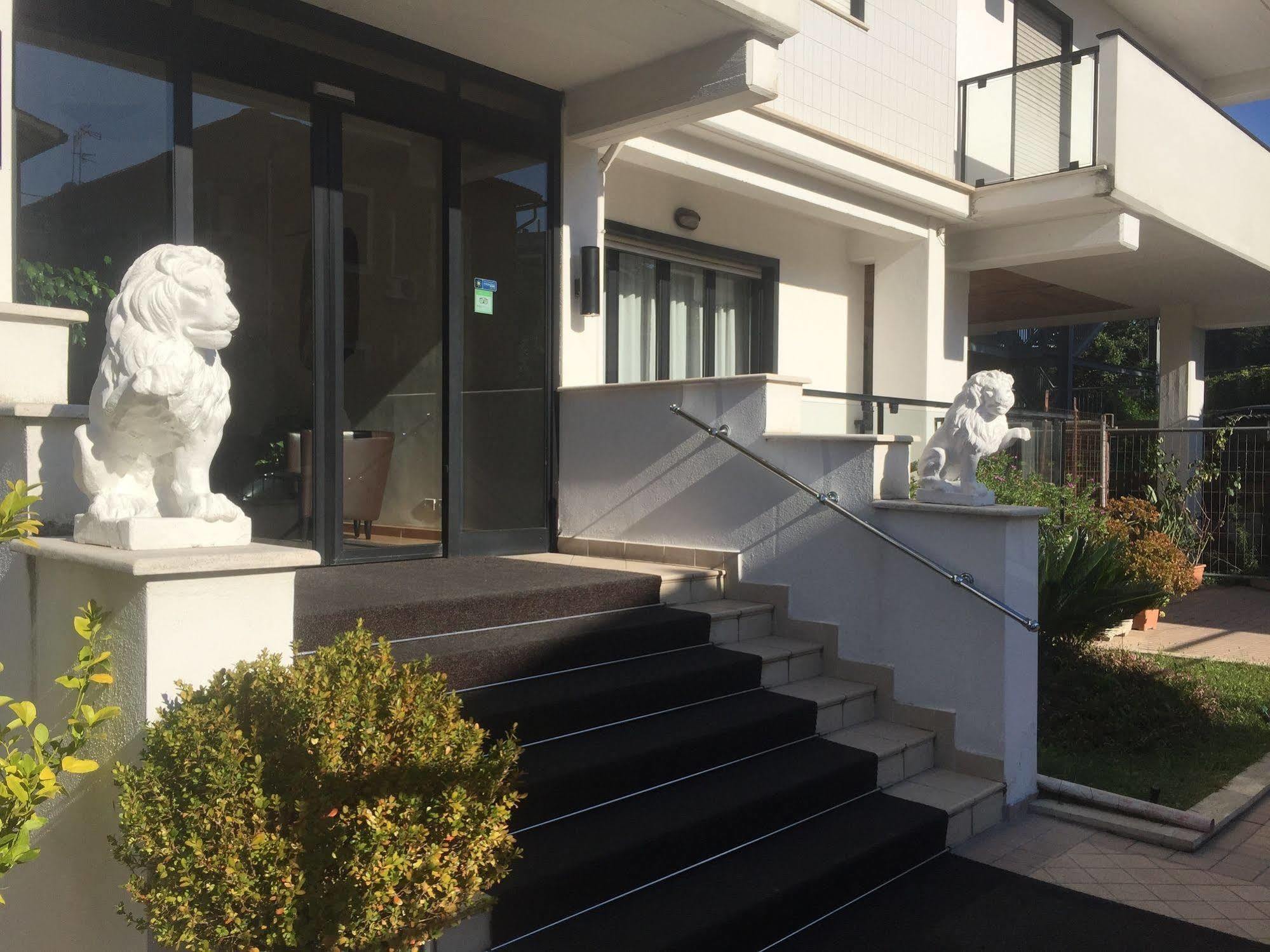 Hotel Sisto V Rome Exterior photo